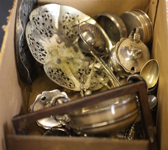 Mixed small silverware